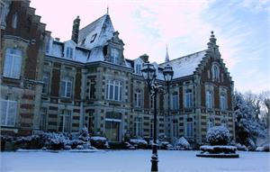 chateau tilques in the snow